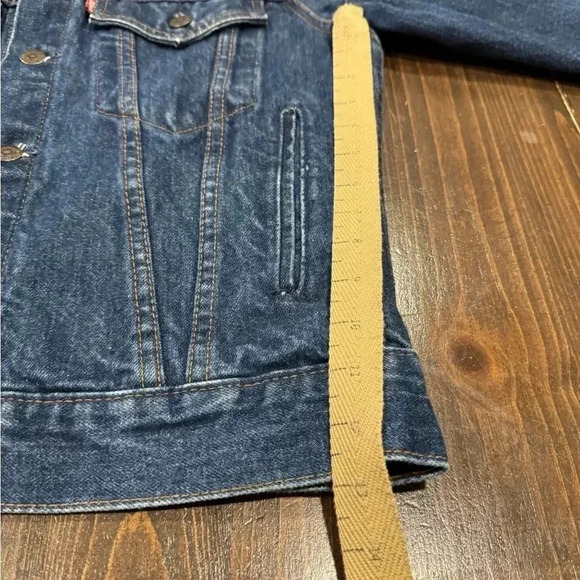 Vintage Levi’s Jean Jacket - Picture 5 of 7